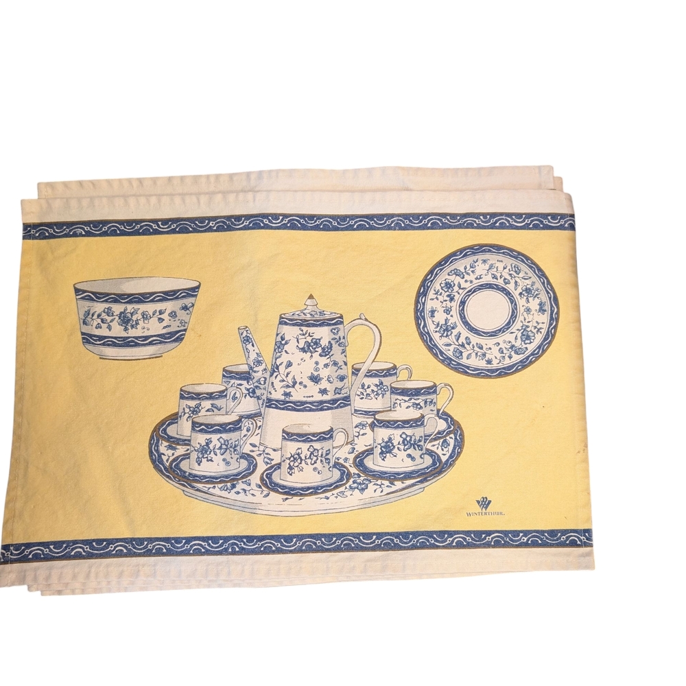 Elegant Yellow and Blue Table Linens for Dining